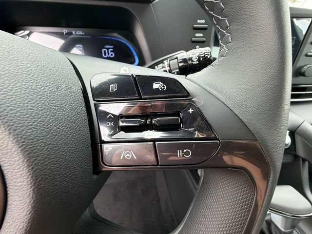 New 2026 Hyundai Elantra SEL Sport FWD image 32