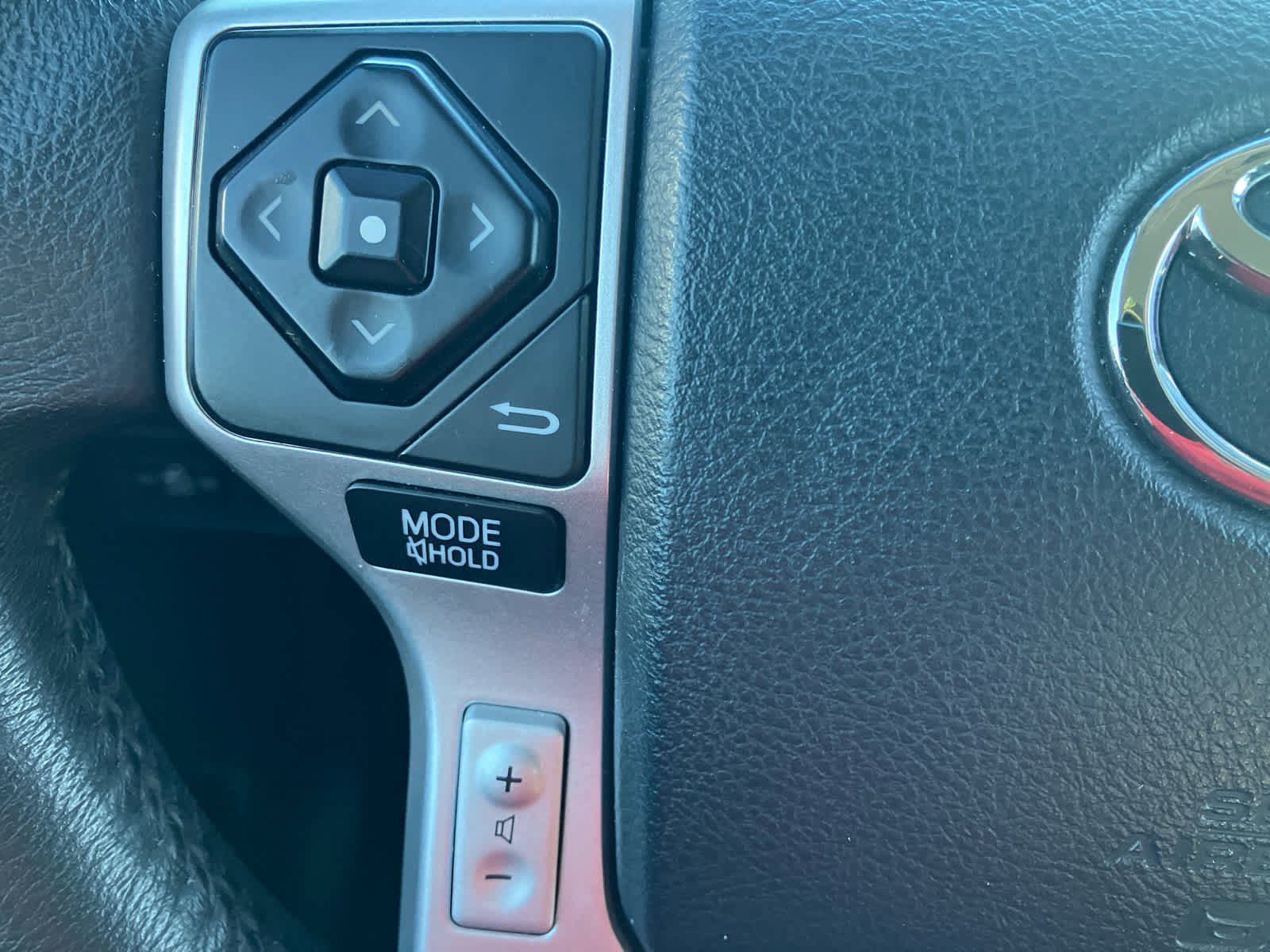 Used 2014 Toyota Tundra Limited w/ Limited Premium Package AWD/4WD image 17