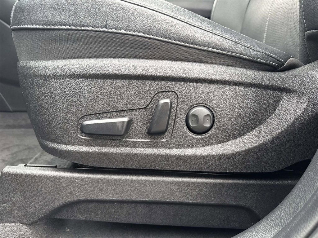 Used 2023 Kia Telluride EX image 19