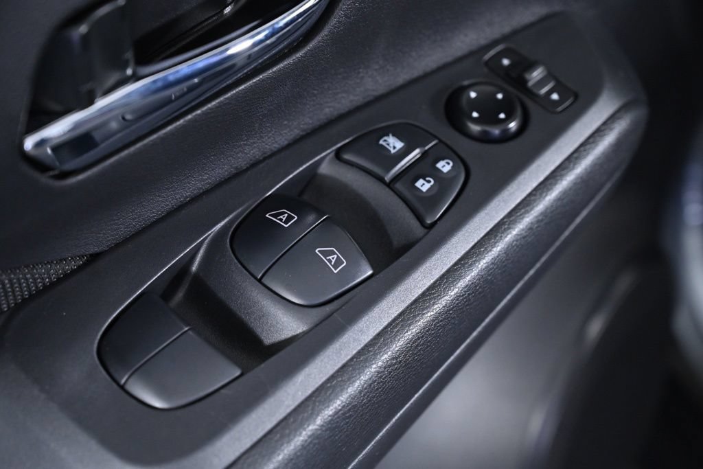 Certified 2022 Nissan Kicks SV FWD image 22