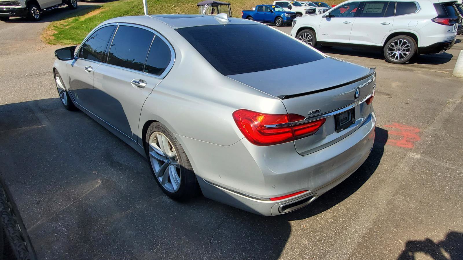 Used 2016 BMW 750i xDrive image 8