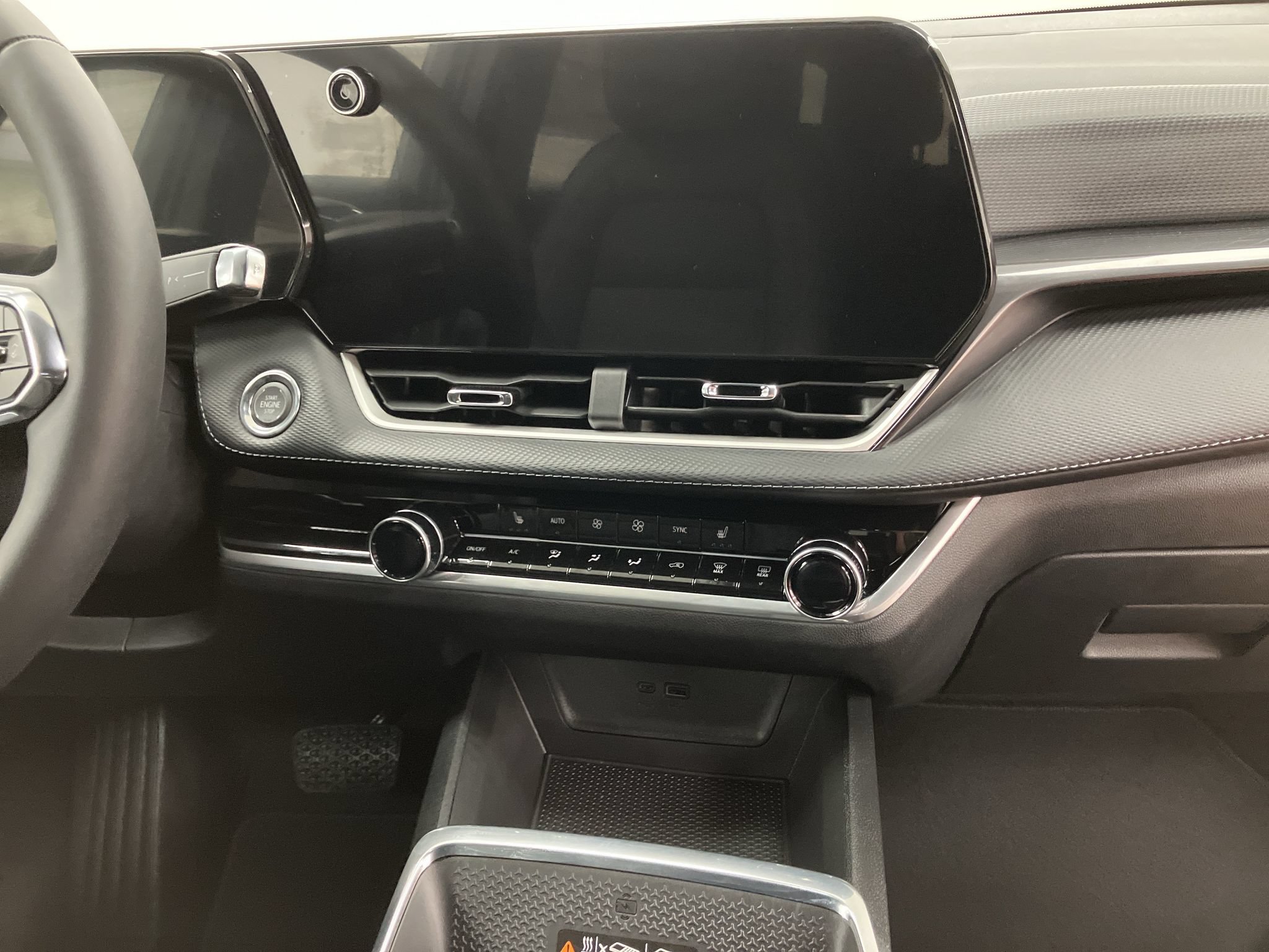 New 2027 Chevrolet Equinox LT w/ Convenience Package II FWD image 13