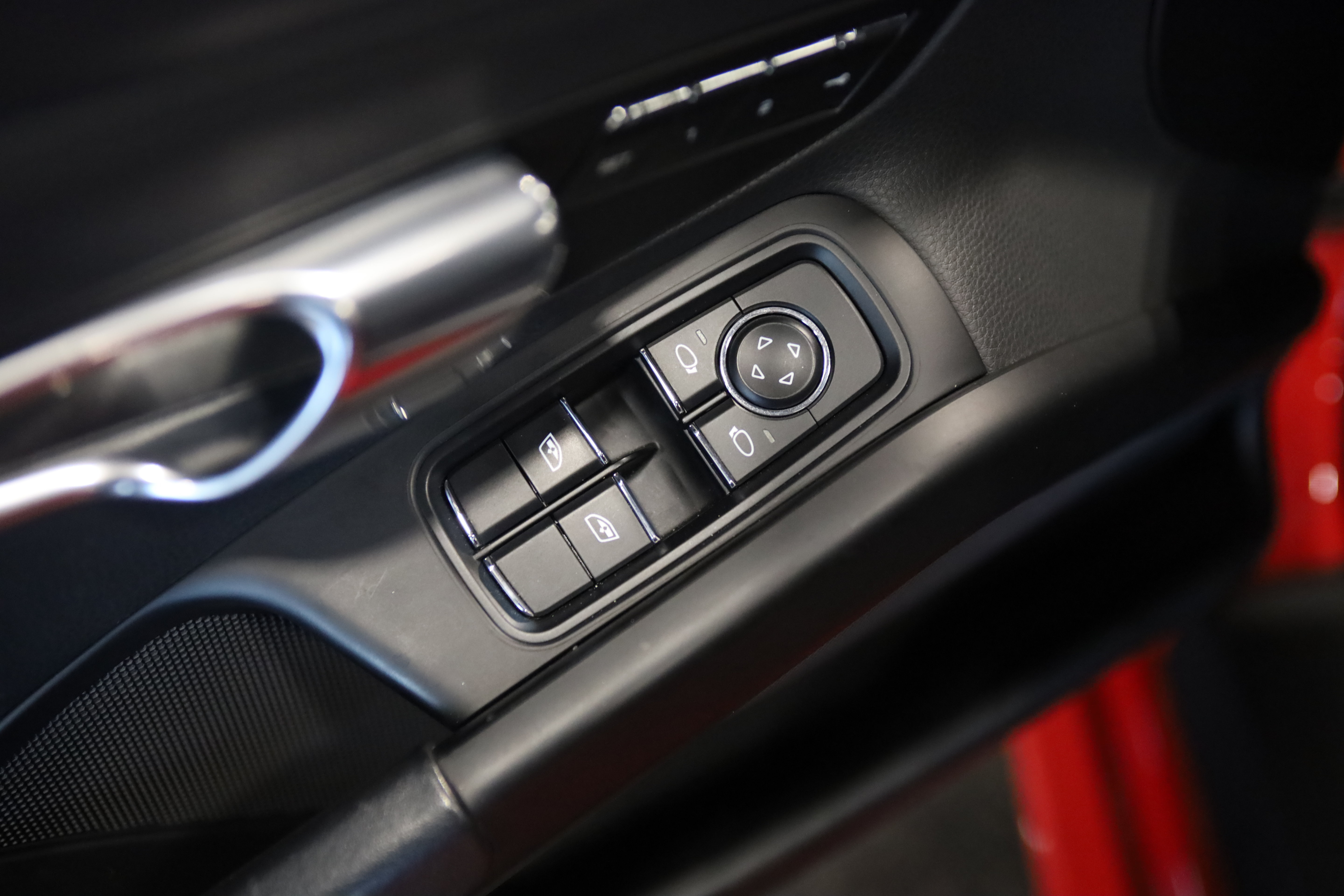Used 2018 Porsche 718 Cayman RWD image 15