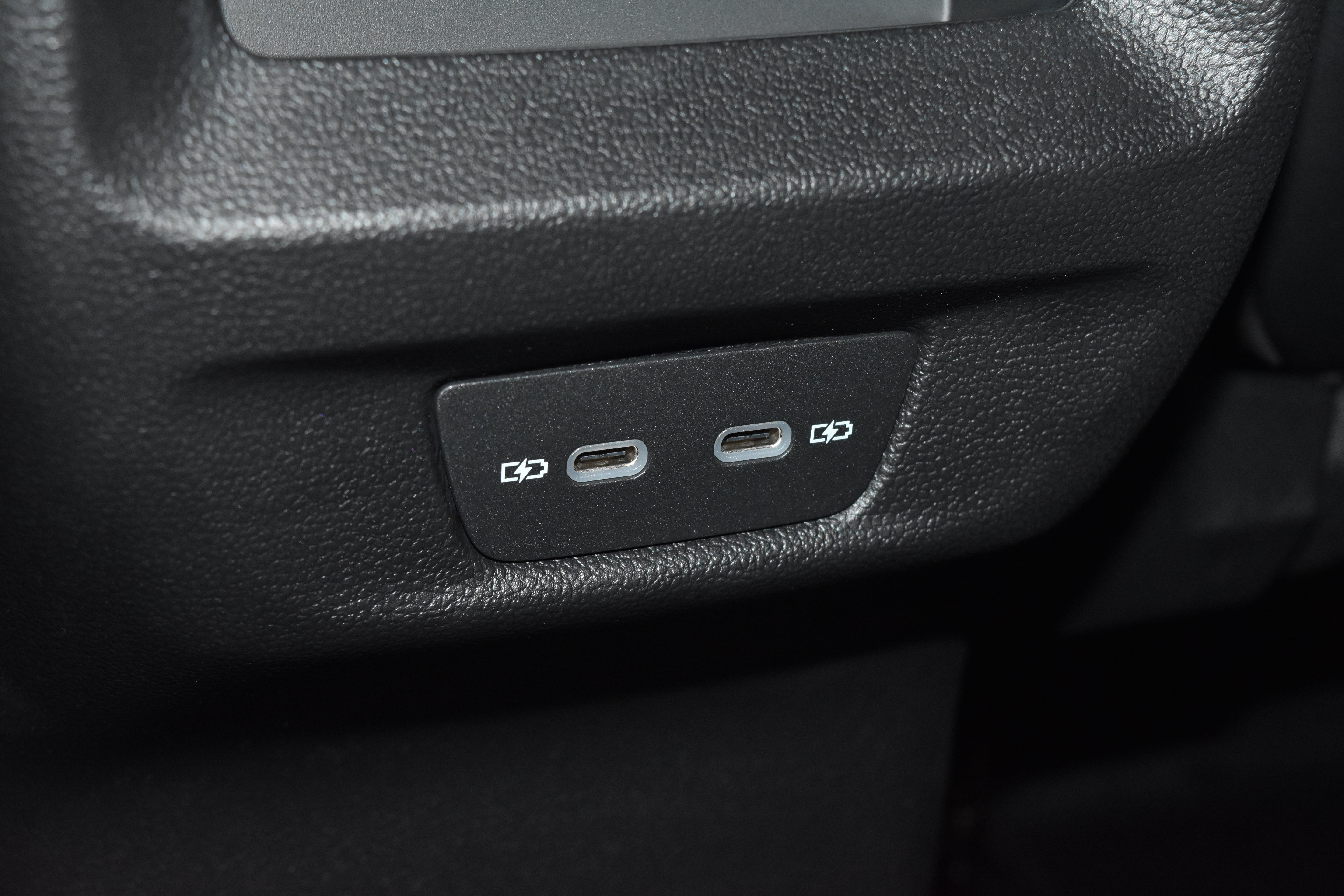 New 2026 Volkswagen Tiguan SE AWD/4WD image 17