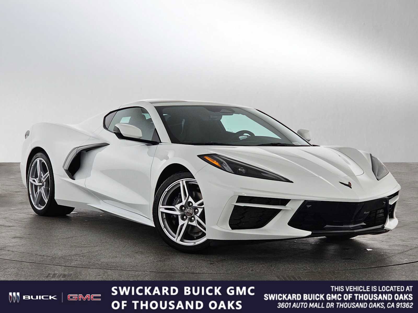 Used 2025 Chevrolet Corvette Stingray Preferred Cpe w/ Battery Protection Package RWD image 1