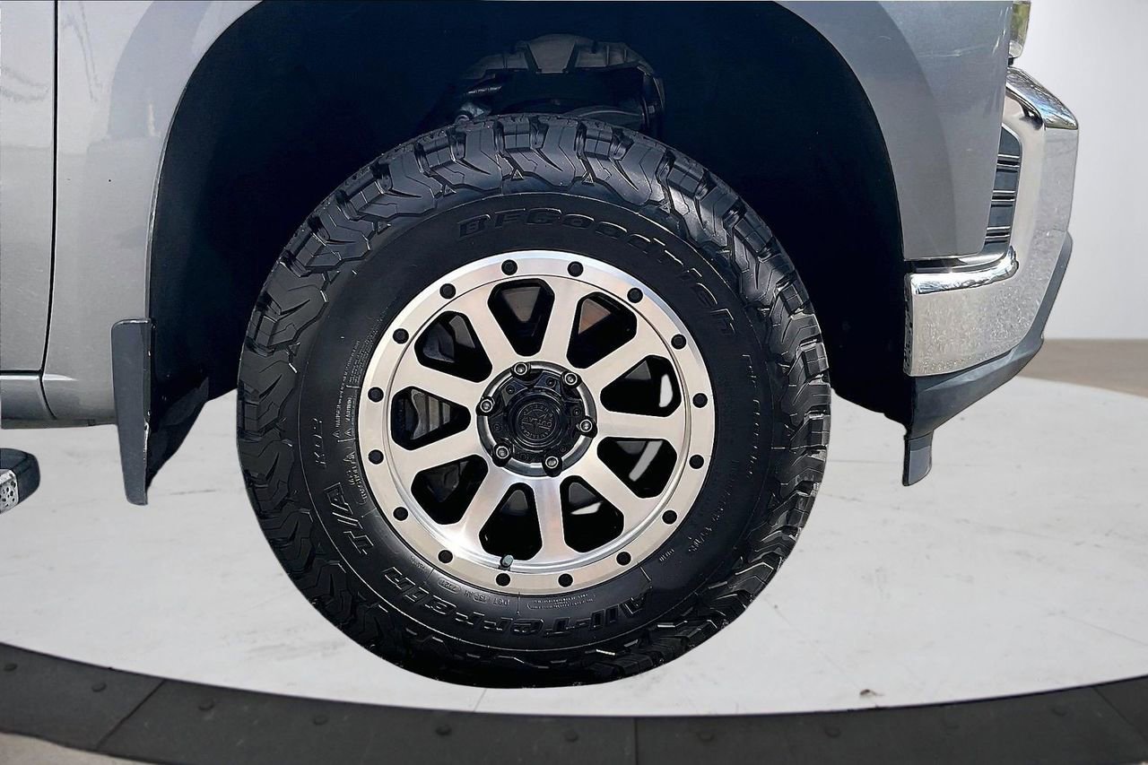 Used 2021 Chevrolet Silverado 1500 LT image 34