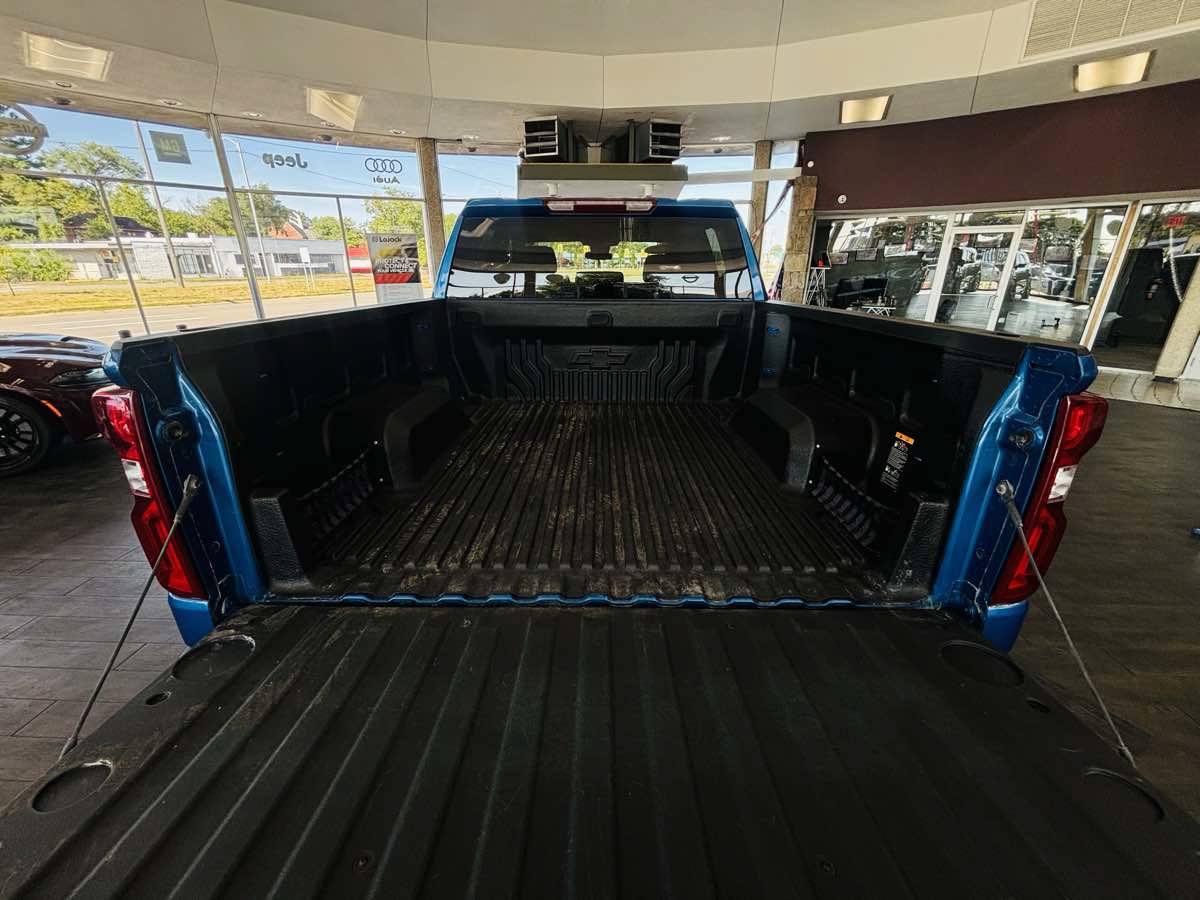 Used 2022 Chevrolet Silverado 1500 RST AWD/4WD image 11