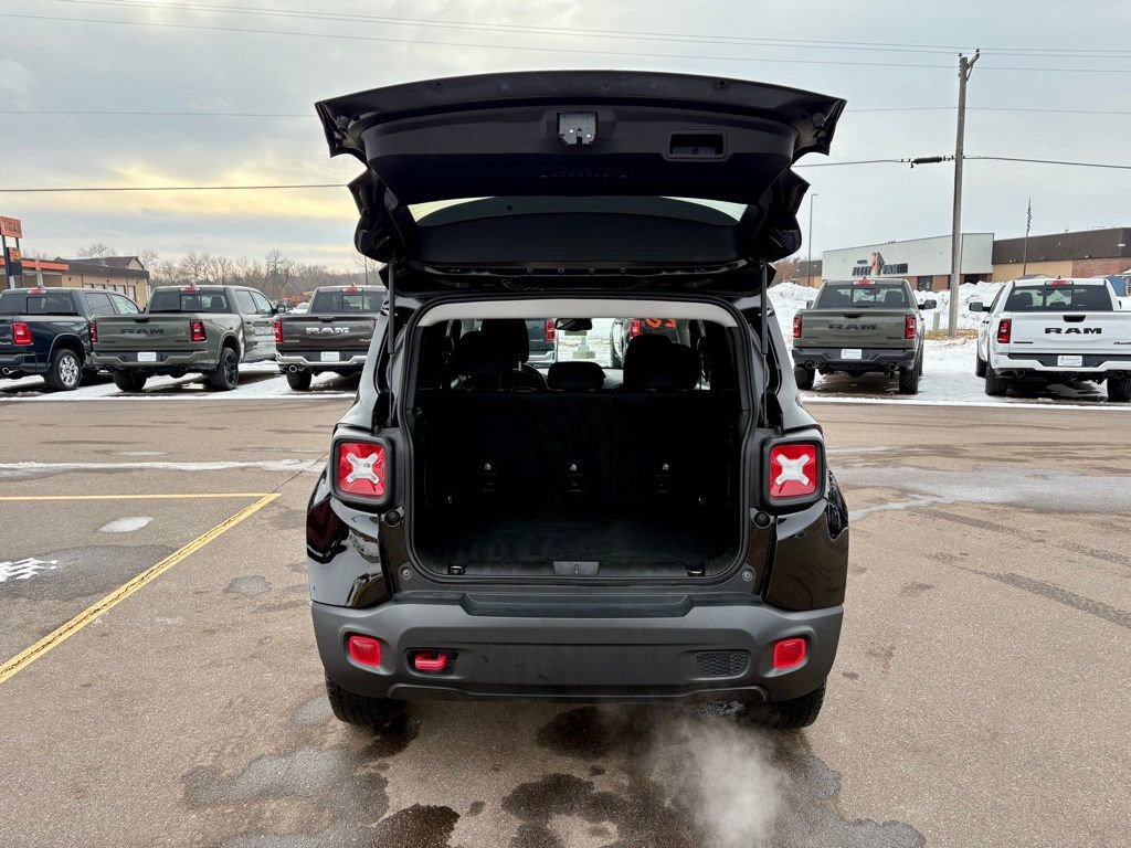 Certified 2023 Jeep Renegade Trailhawk AWD/4WD image 6