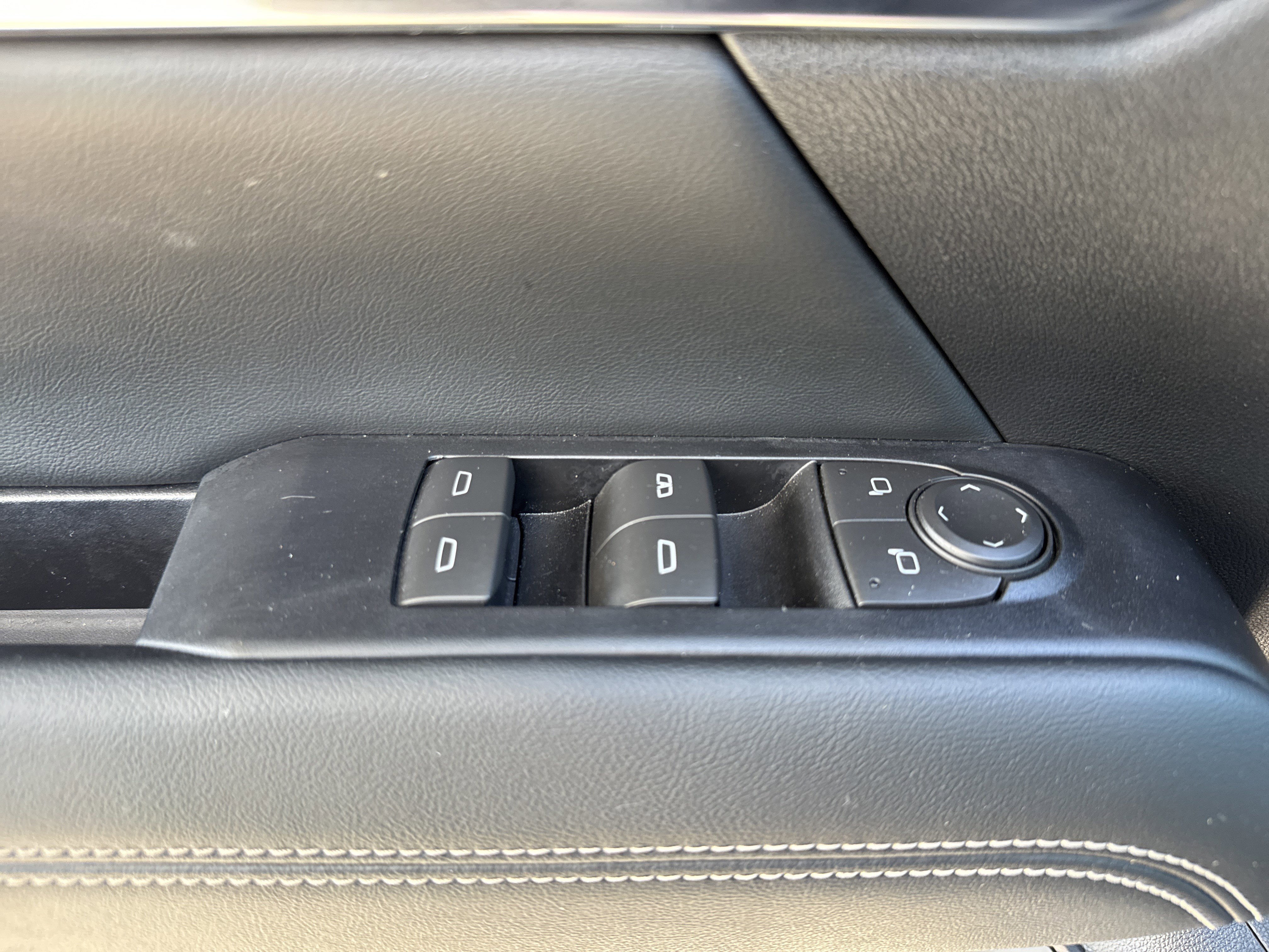 Used 2026 GMC Terrain Elevation w/ Elevation Premium Package FWD image 15