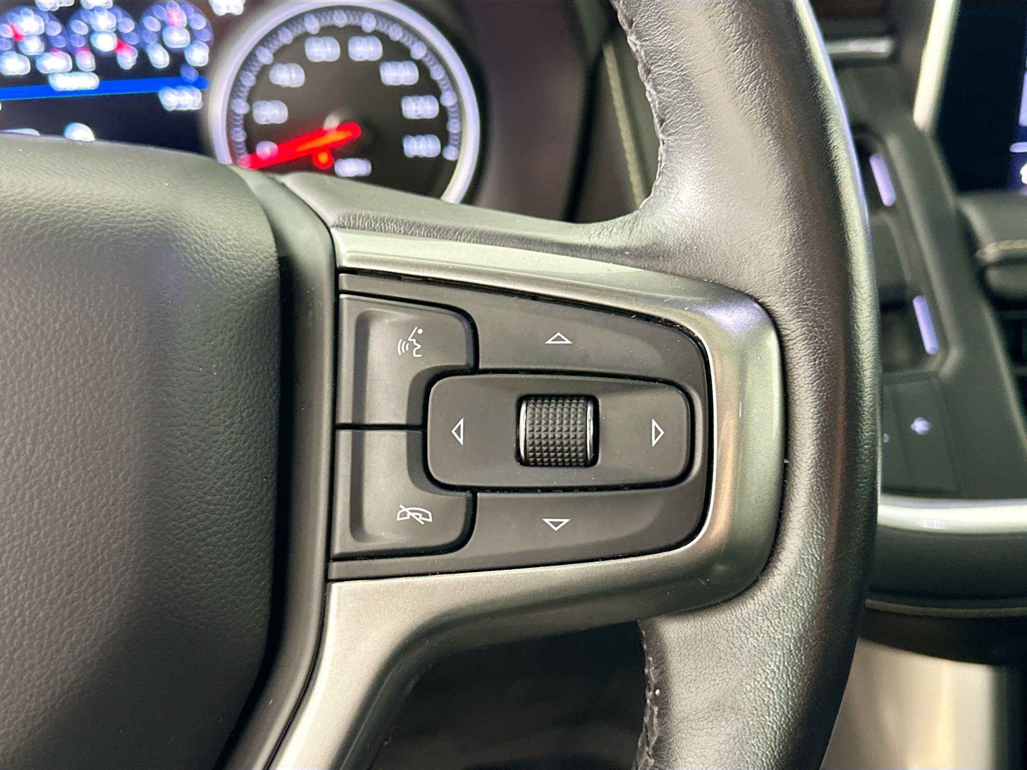 Used 2021 Chevrolet Tahoe Premier w/ Premium Package AWD/4WD image 13