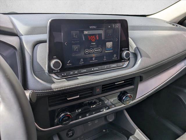 Used 2025 Nissan Rogue SV image 11