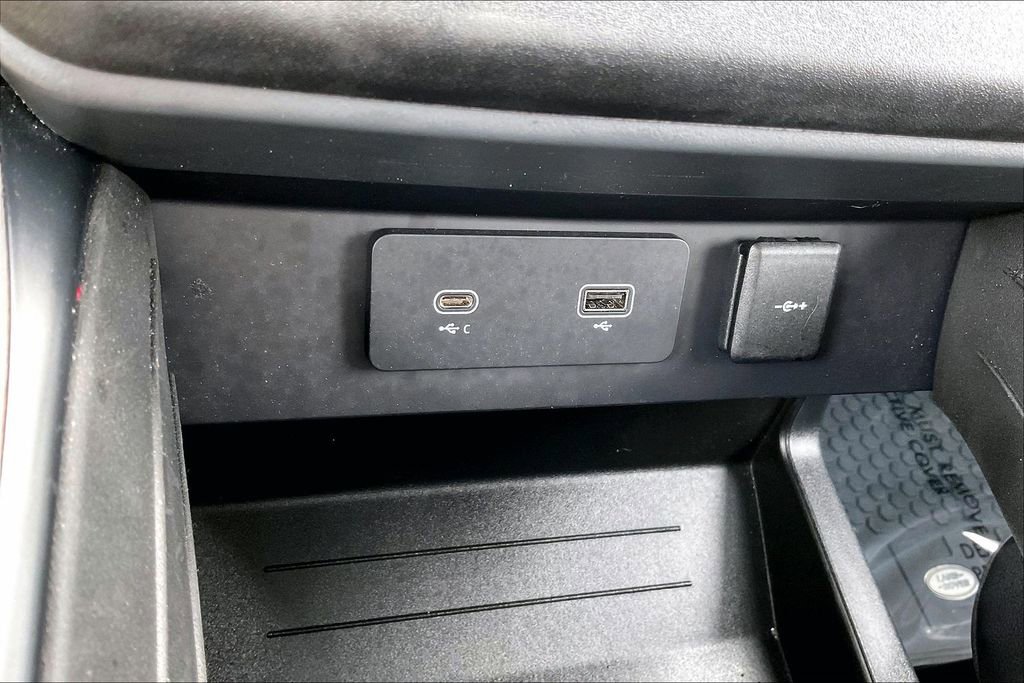 Used 2023 Land Rover Defender 110 X-Dynamic SE image 31