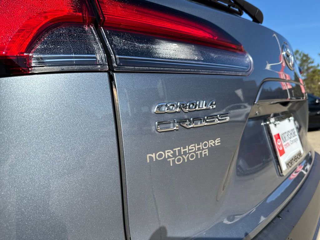 Certified 2023 Toyota Corolla Cross XLE image 5