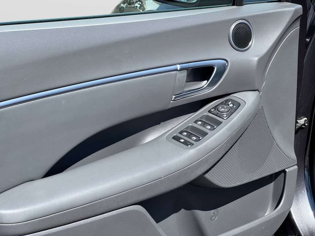 Used 2020 Hyundai Sonata SEL w/ Convenience Package FWD image 10