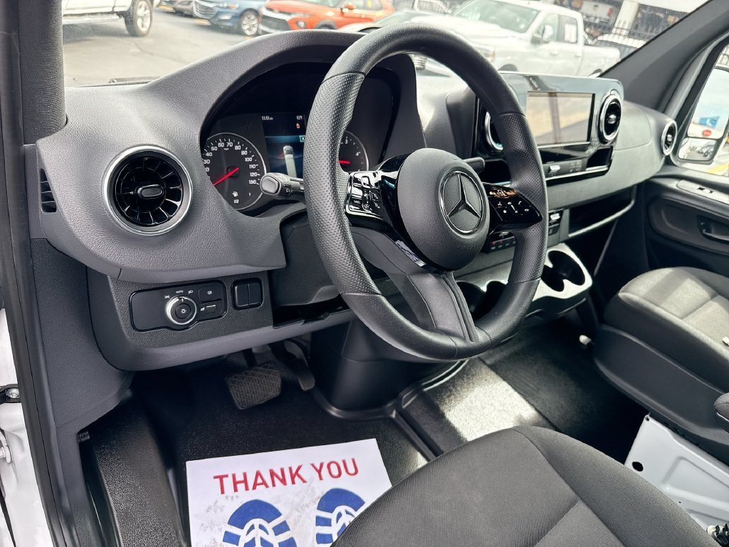 Used 2025 Mercedes-Benz Sprinter 2500 image 12