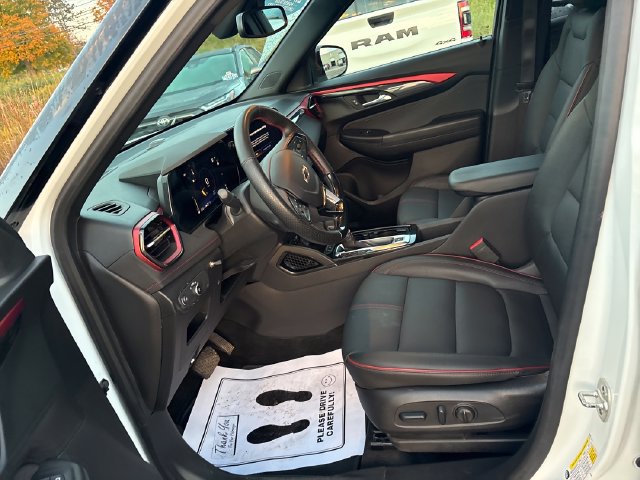 Used 2024 Chevrolet TrailBlazer RS w/ Convenience Package AWD/4WD image 8