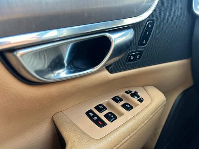 Used 2017 Volvo S90 T5 Momentum w/ Vision Package FWD image 30