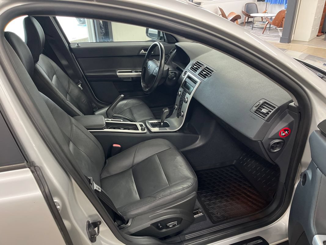Used 2011 Volvo V50 T5 w/ Preferred Pkg FWD image 53