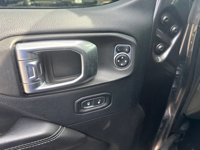 Used 2018 Jeep Wrangler Unlimited Sahara AWD/4WD image 19