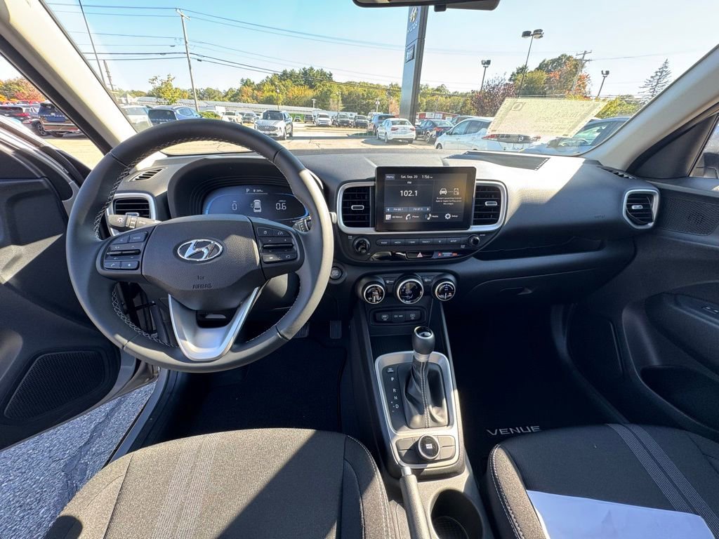 New 2025 Hyundai Venue SEL image 12