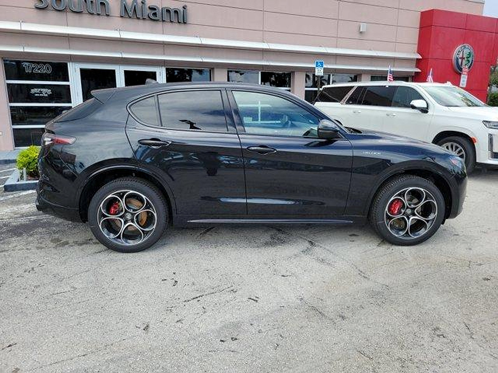 New 2026 Alfa Romeo Stelvio Sprint AWD/4WD image 8