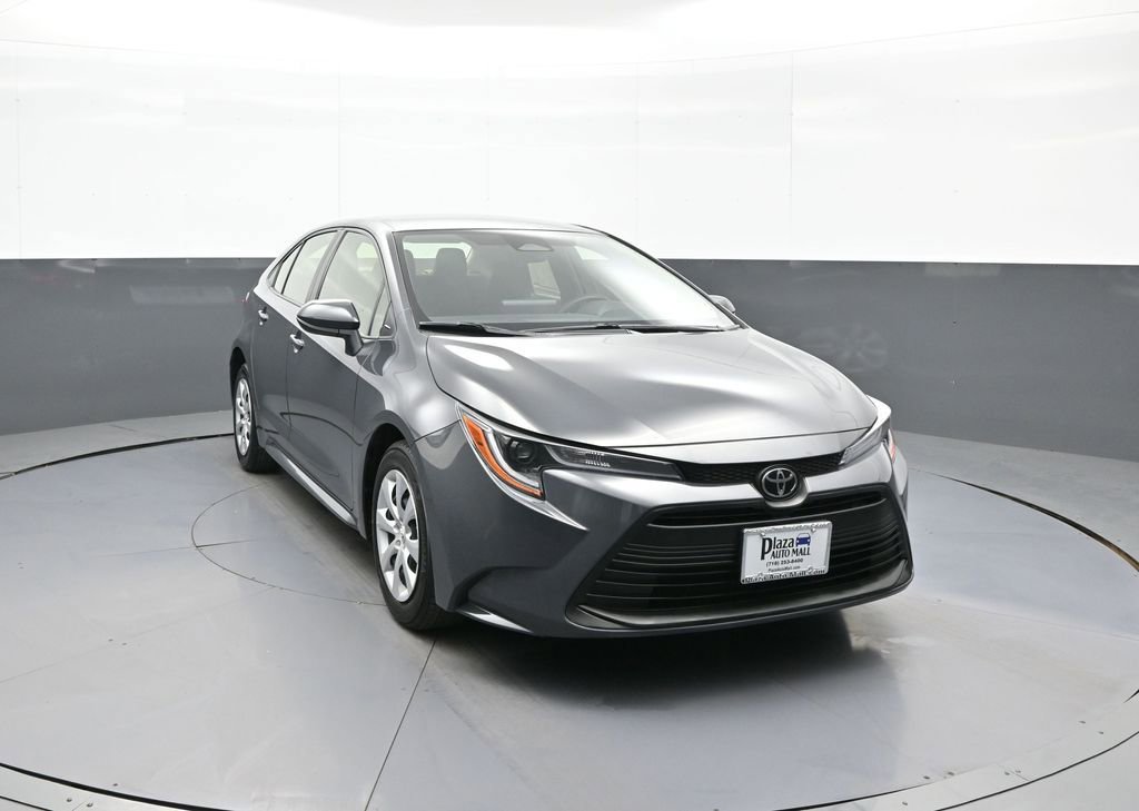 Used 2023 Toyota Corolla LE FWD image 3
