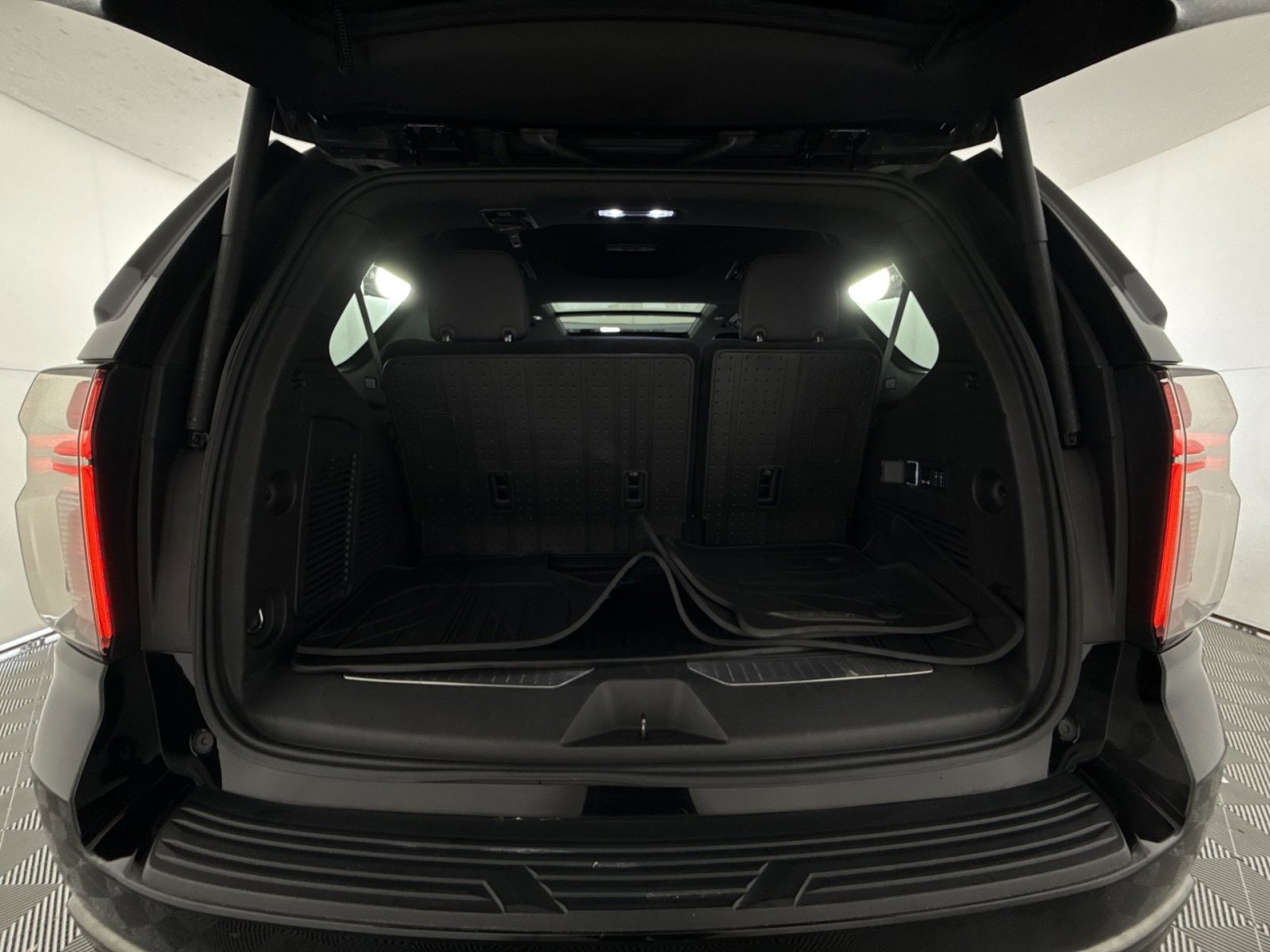 Used 2022 Chevrolet Tahoe Z71 w/ Luxury Package image 27