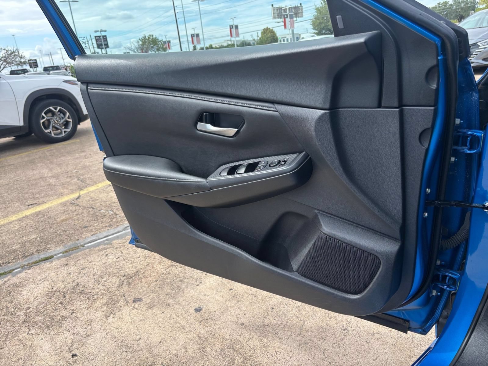 Used 2025 Nissan Sentra SV FWD image 18