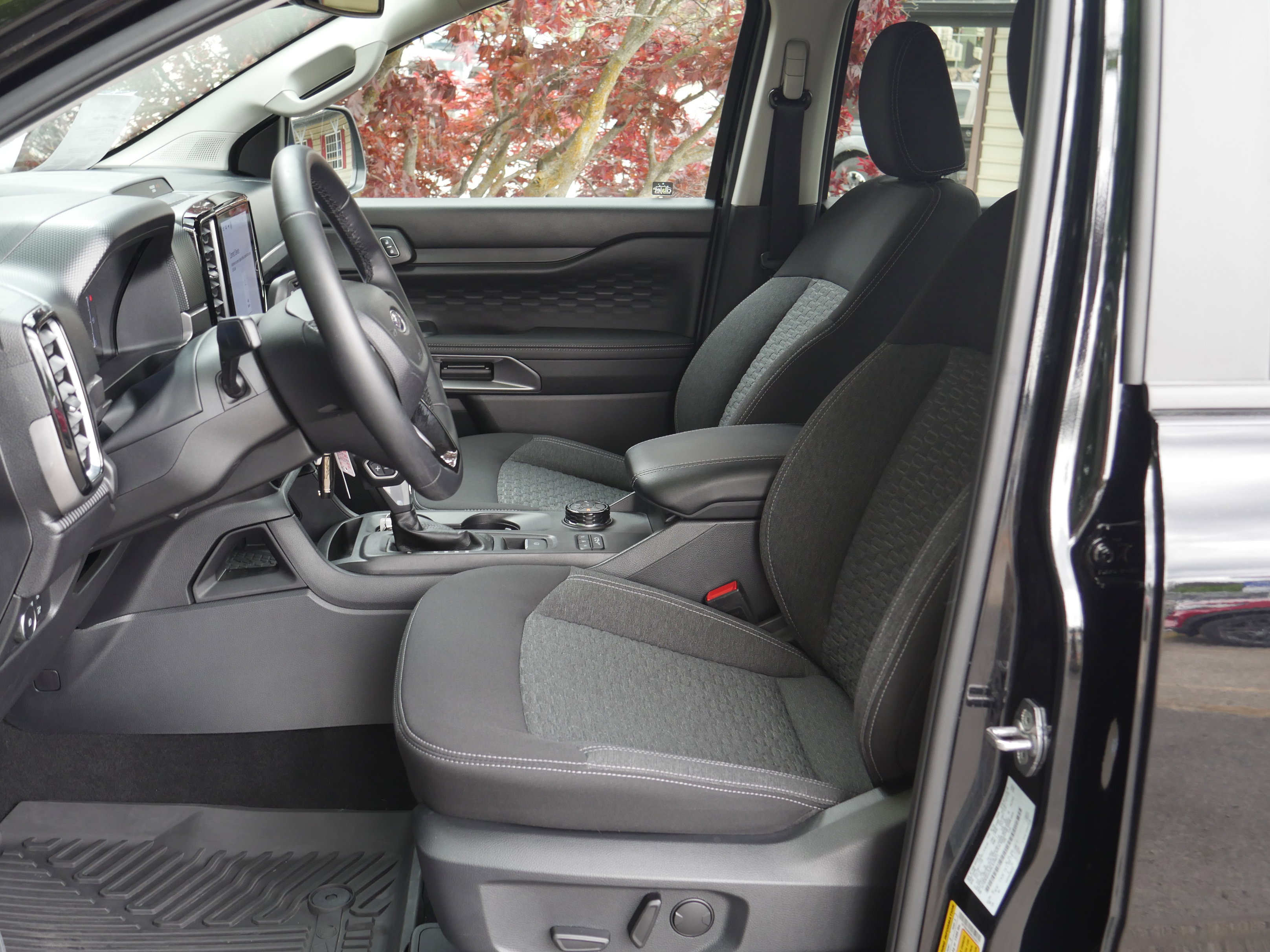 Used 2024 Ford Ranger XLT AWD/4WD image 3