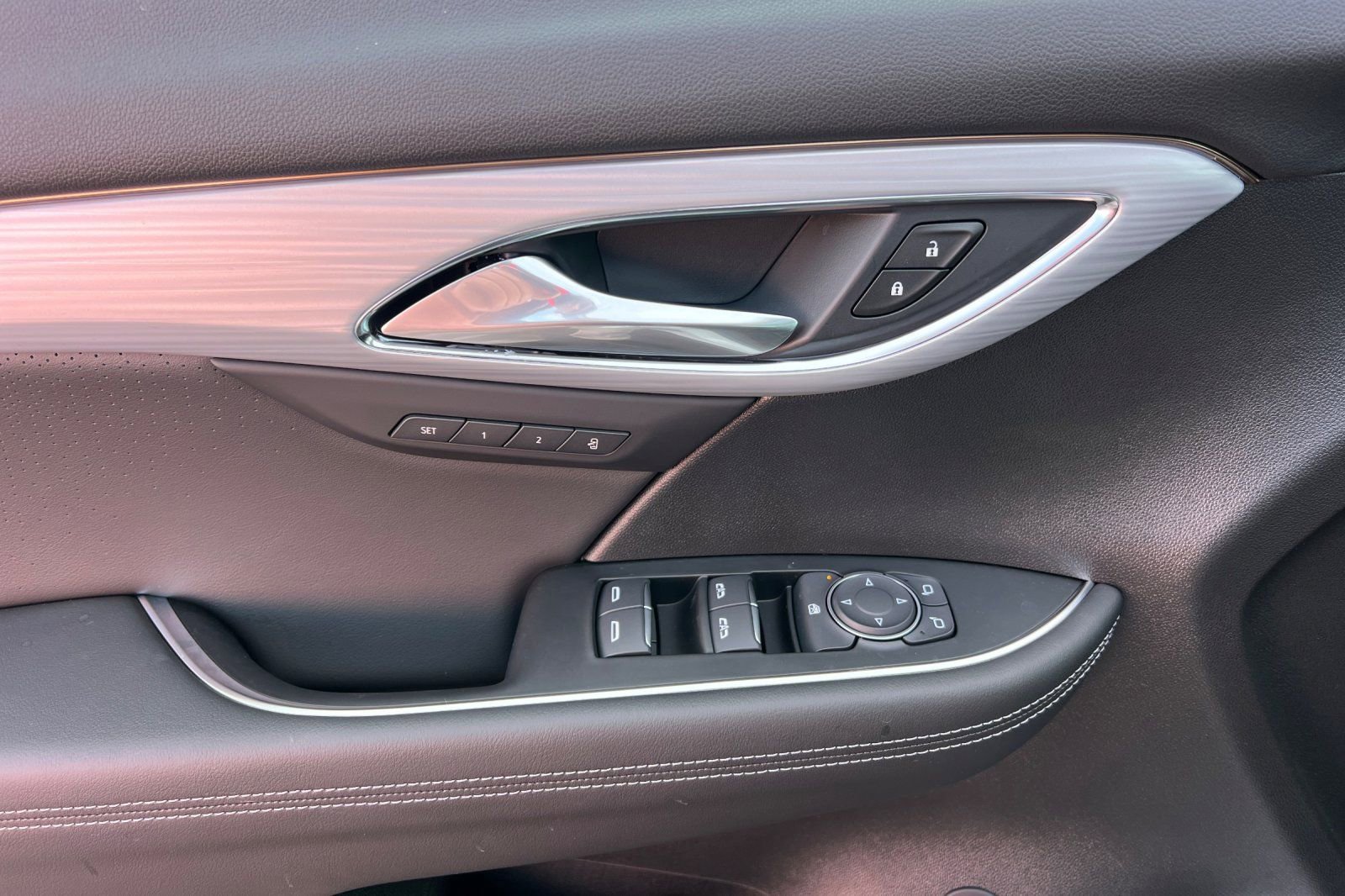 New 2026 Buick Envision Avenir image 9