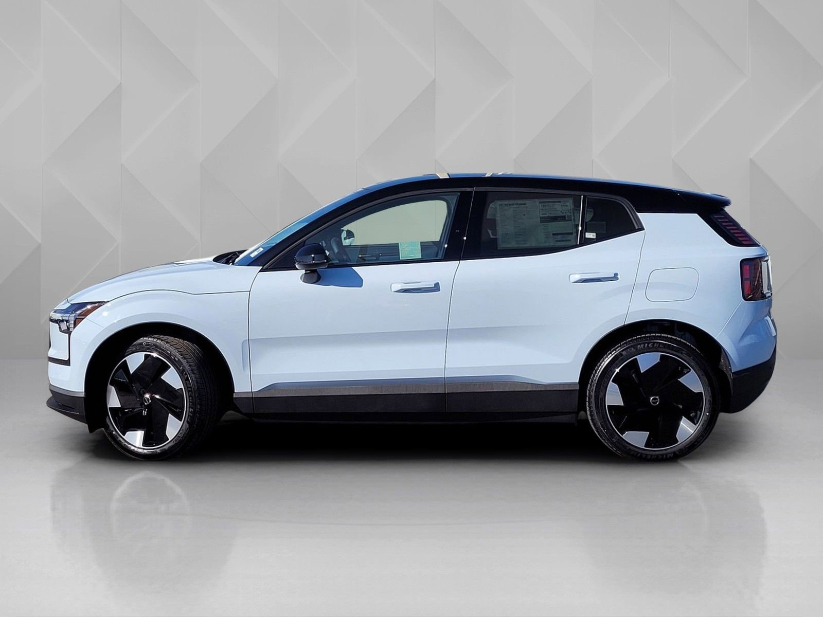 New 2026 Volvo EX30 Plus w/ Protection Package Premier image 3
