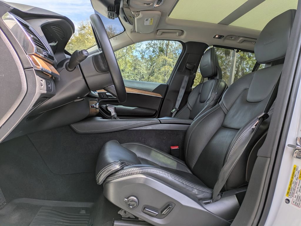 Used 2020 Volvo XC90 T6 Inscription w/ Protection Package Premier image 2