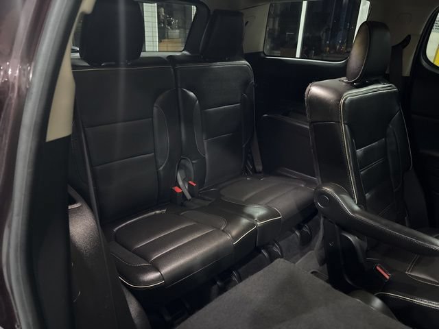 Used 2017 GMC Acadia Denali w/ Technology Package FWD image 16