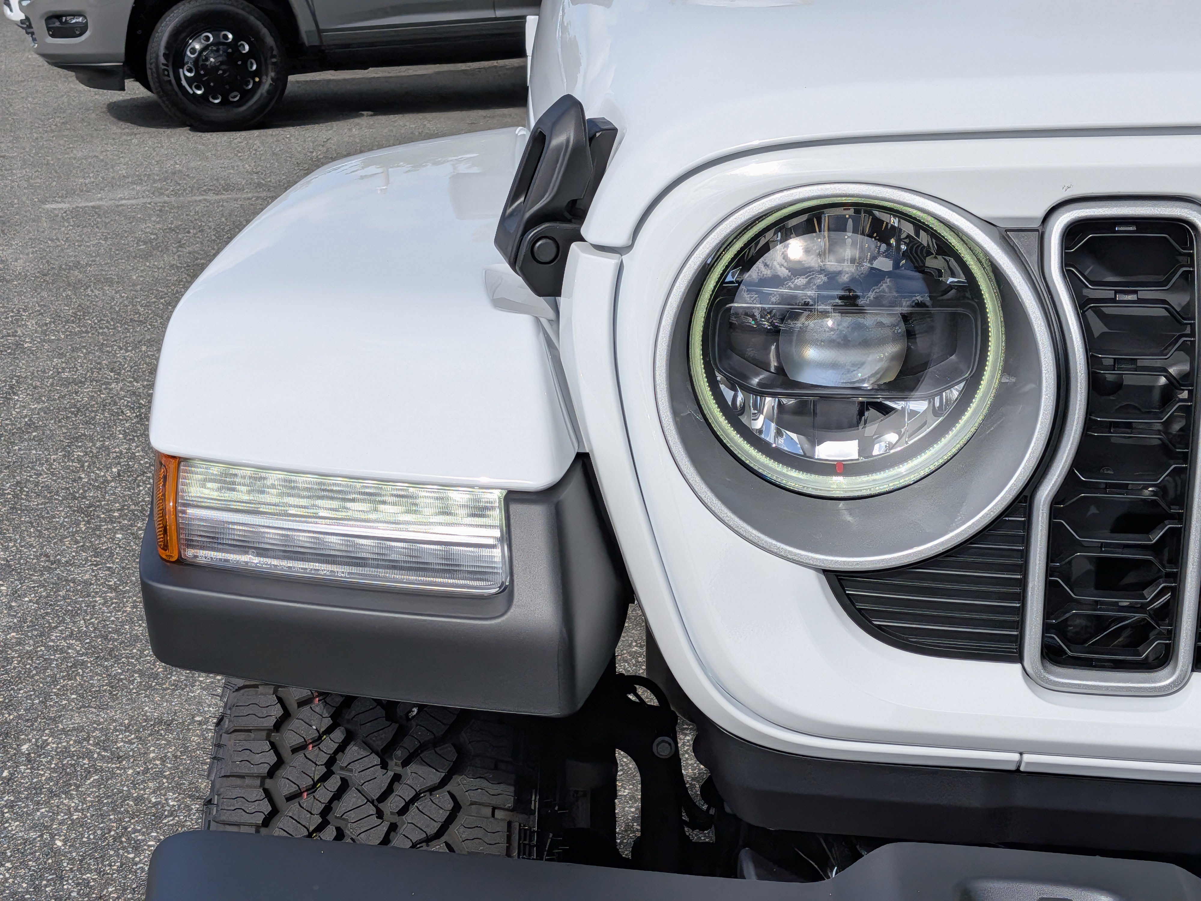 New 2026 Jeep Wrangler Unlimited Sahara AWD/4WD image 9