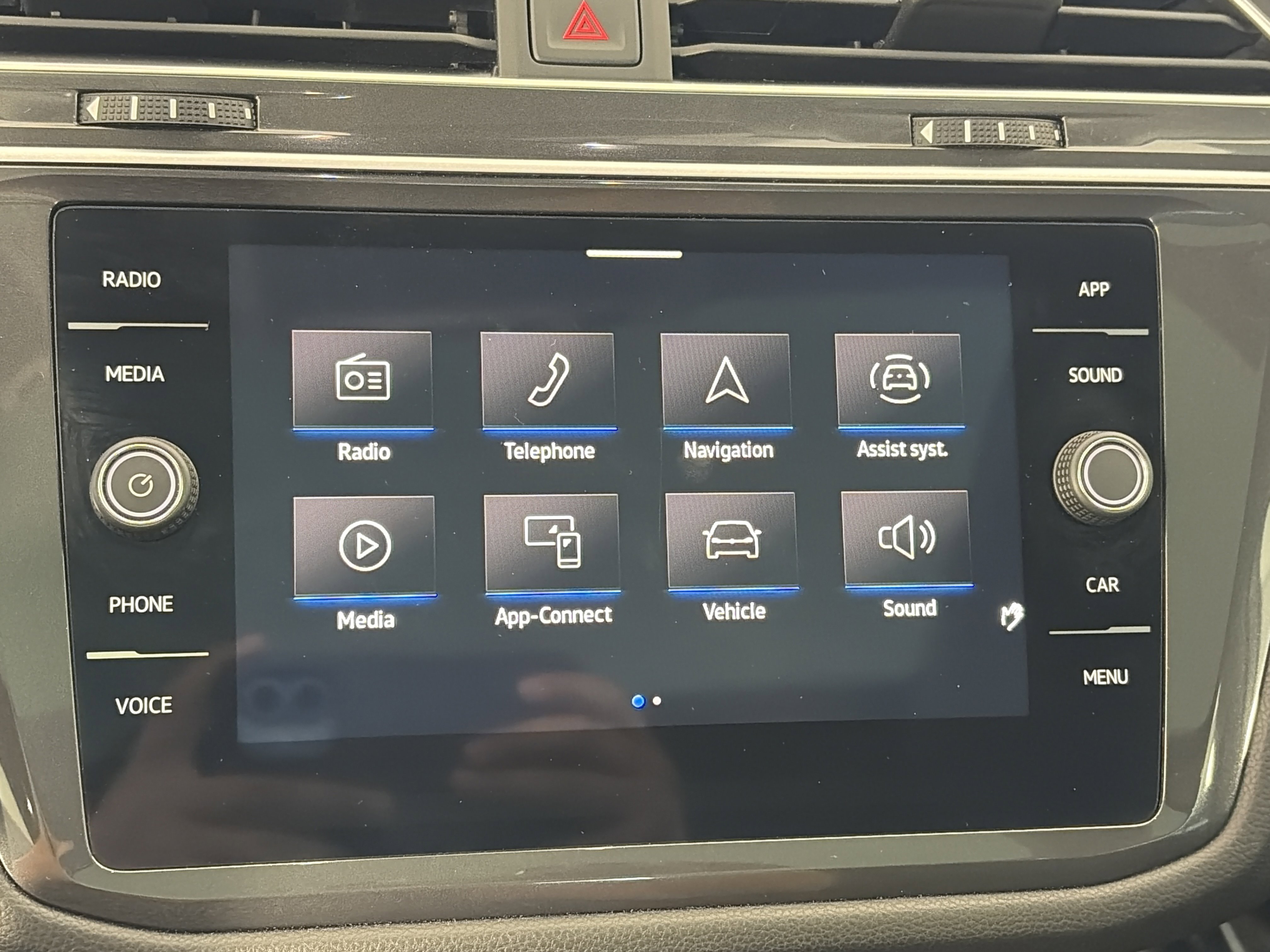 Used 2023 Volkswagen Tiguan SE w/ Panoramic Sunroof Package AWD/4WD image 18