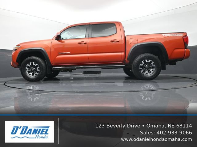 Used 2016 Toyota Tacoma TRD Off-Road AWD/4WD image 10