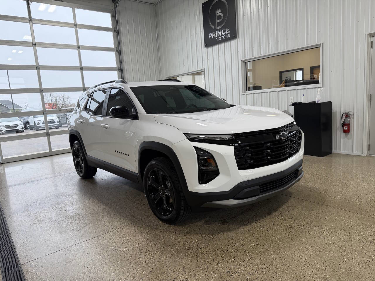 Used 2026 Chevrolet Equinox LT w/ Midnight Edition image 7