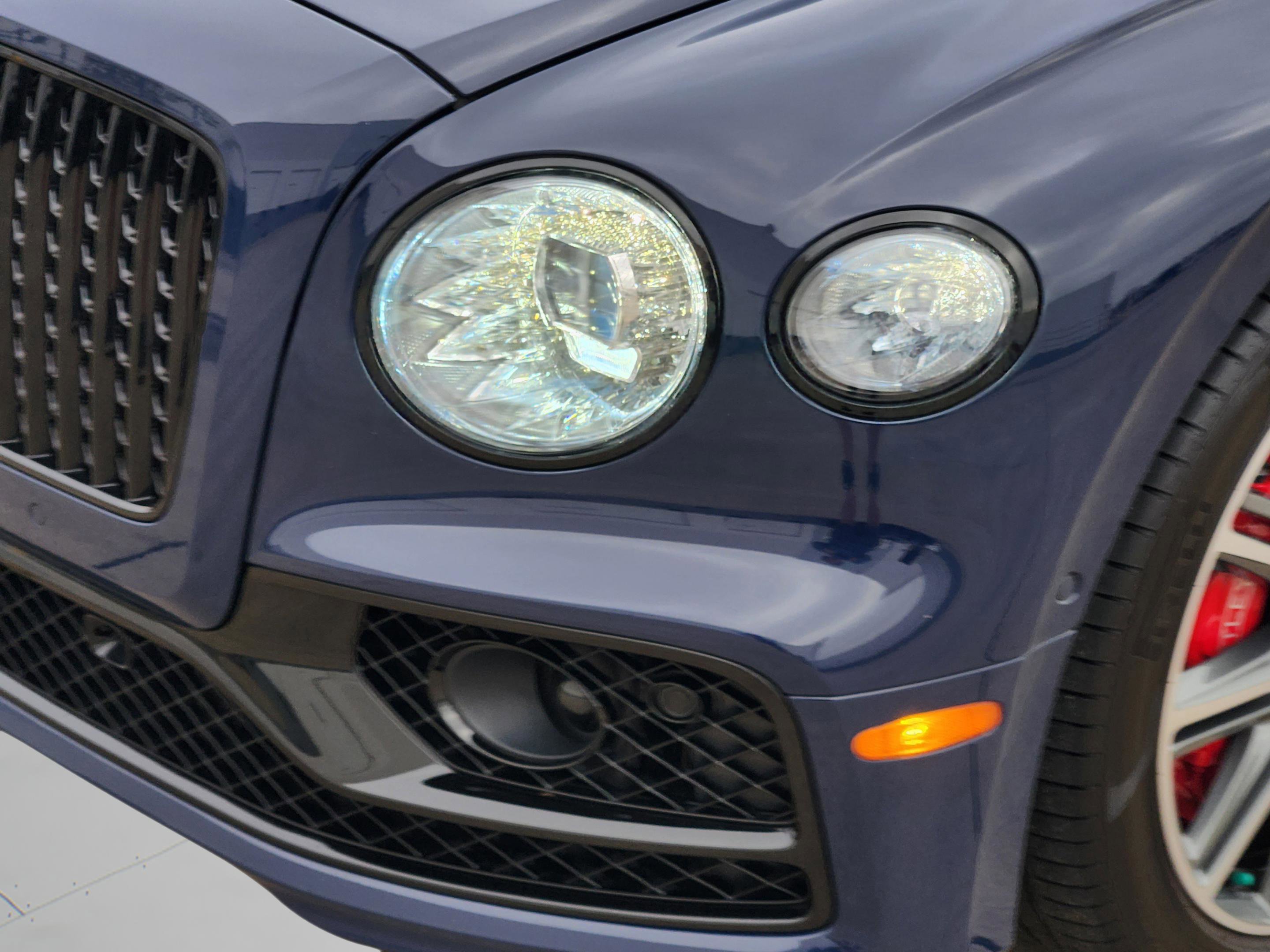 Used 2021 Bentley Flying Spur W12 image 34