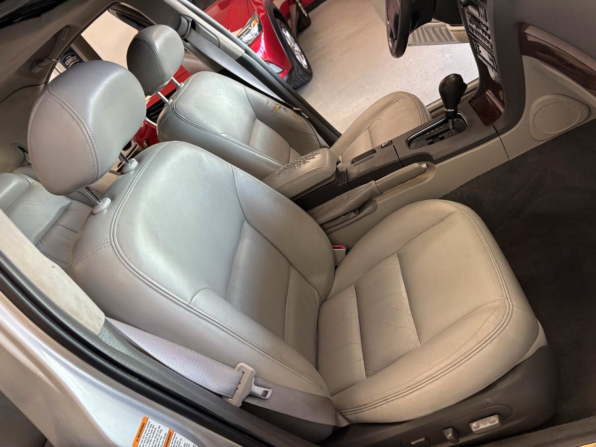 Used 2000 Lincoln LS image 24