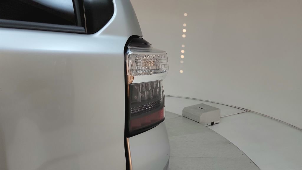 Used 2018 Toyota 4Runner TRD Off-Road image 23