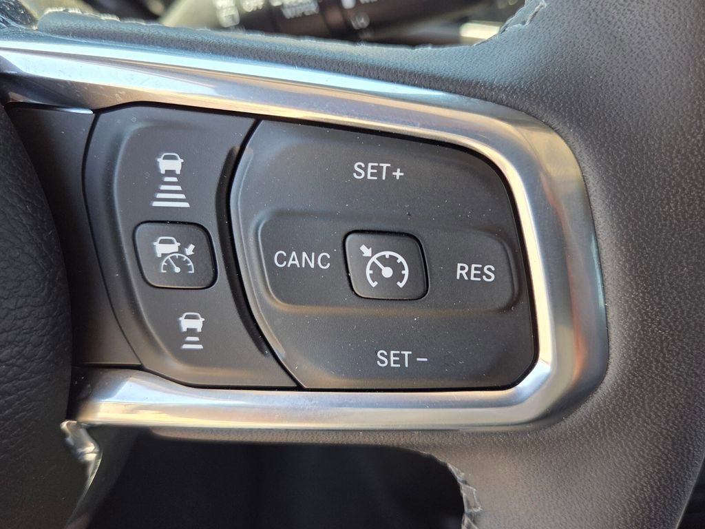 Used 2025 Jeep Wrangler Unlimited Sahara w/ Safety Group AWD/4WD image 22