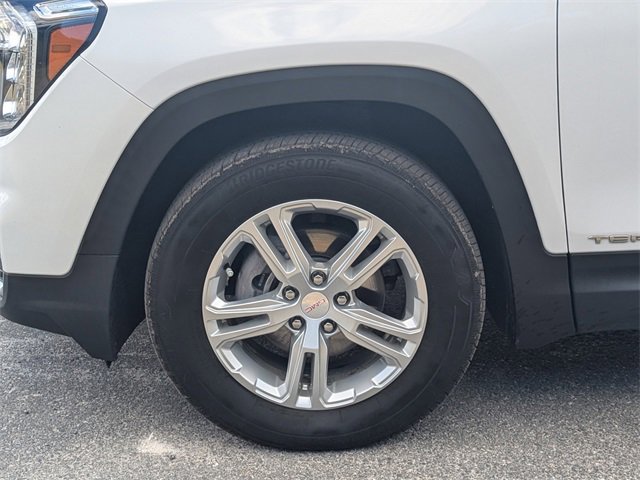 Used 2023 GMC Terrain SLE w/ Driver Convenience Package image 11