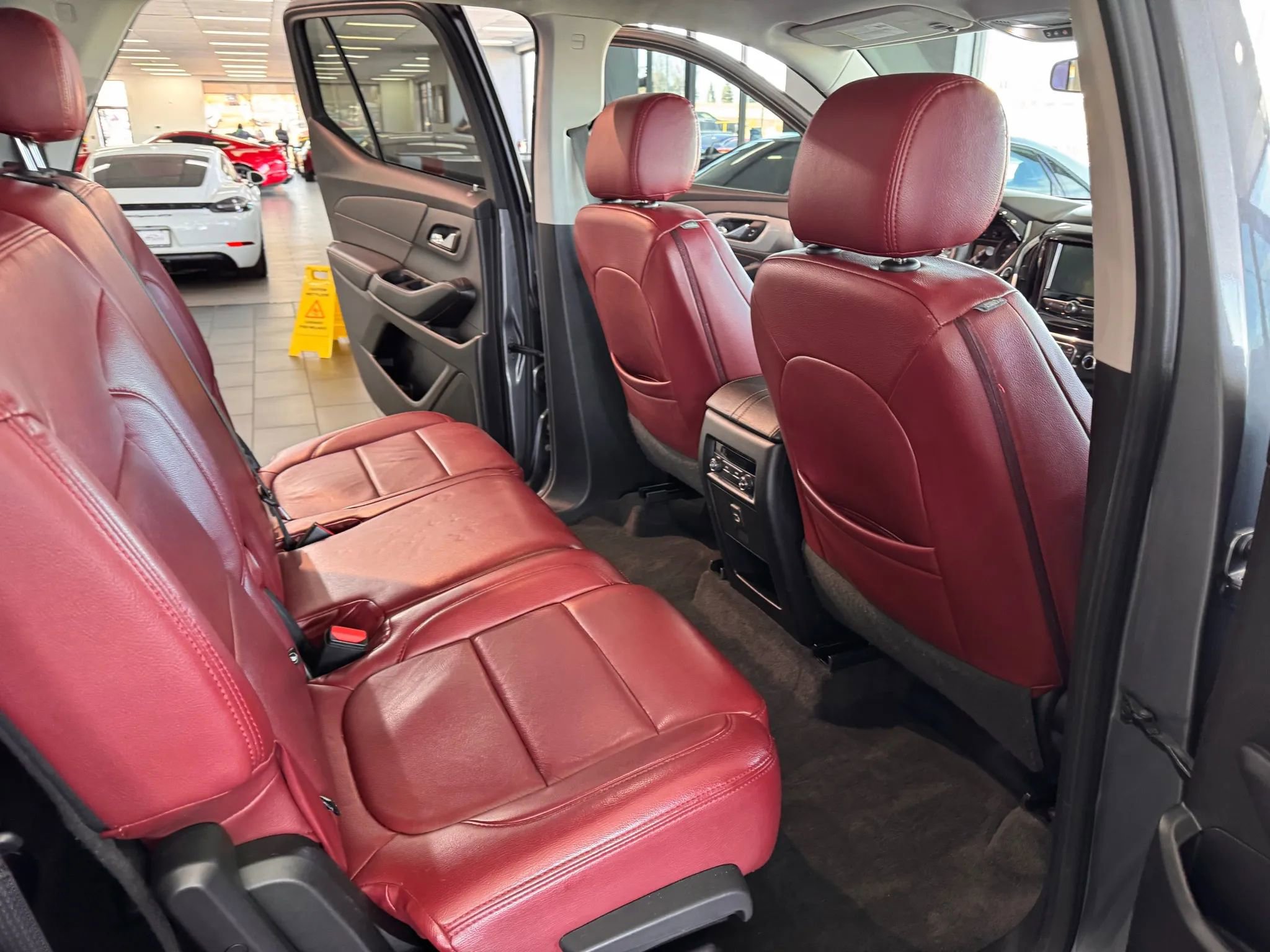 Used 2020 Chevrolet Traverse LS image 16