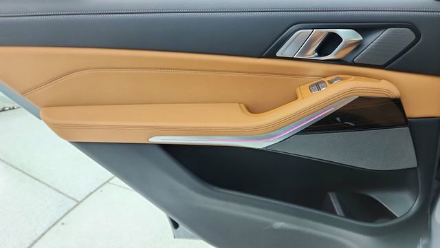 Used 2026 BMW X7 xDrive40i image 36