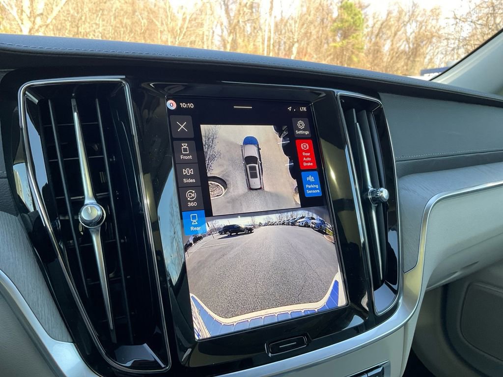 New 2026 Volvo V60 B5 Cross Country Ultra w/ Protection Package Premier image 28