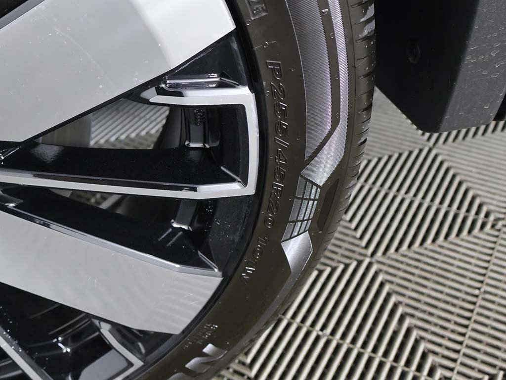 New 2025 Mitsubishi Outlander SE image 27