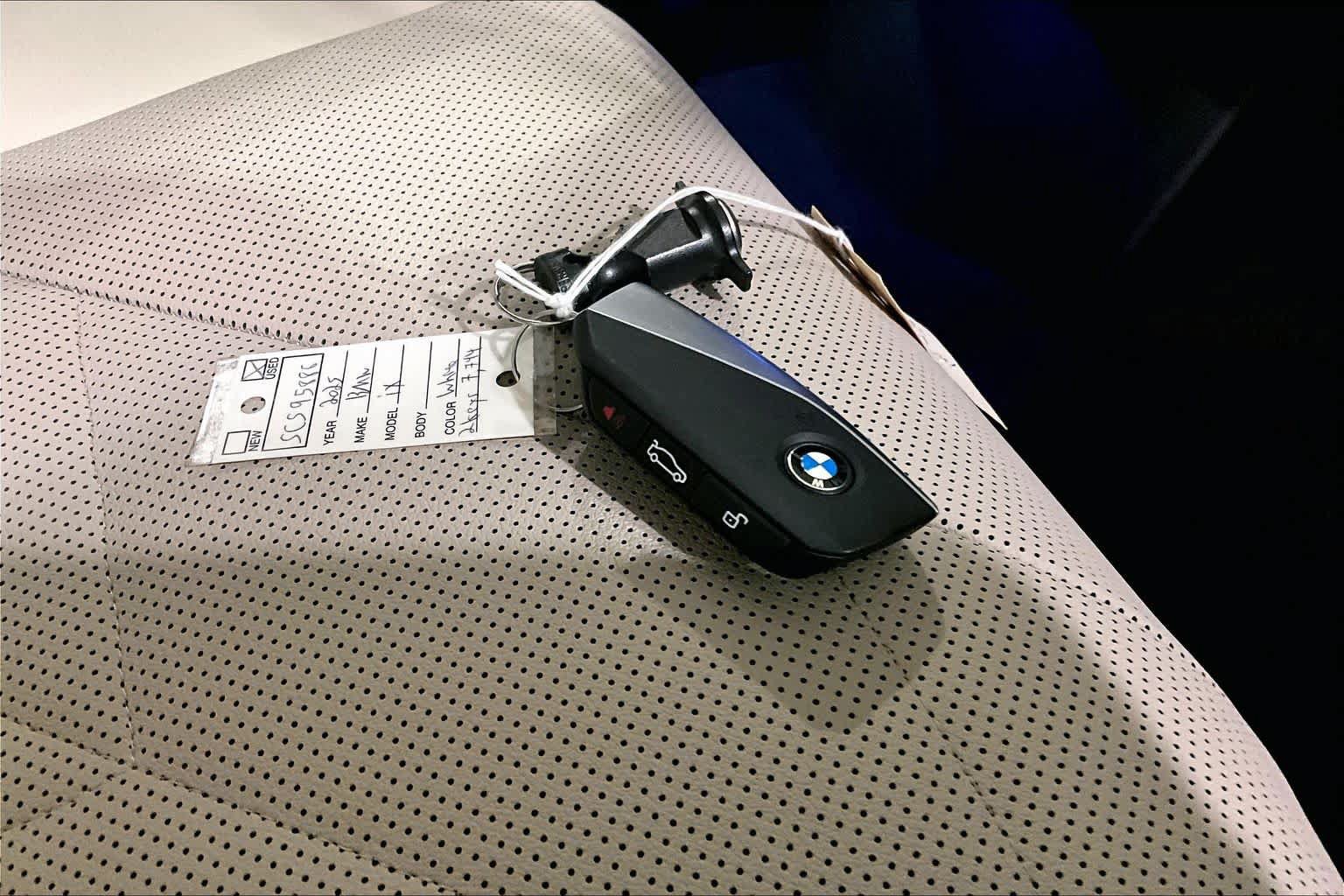 Certified 2025 BMW iX xDrive50 AWD/4WD image 13