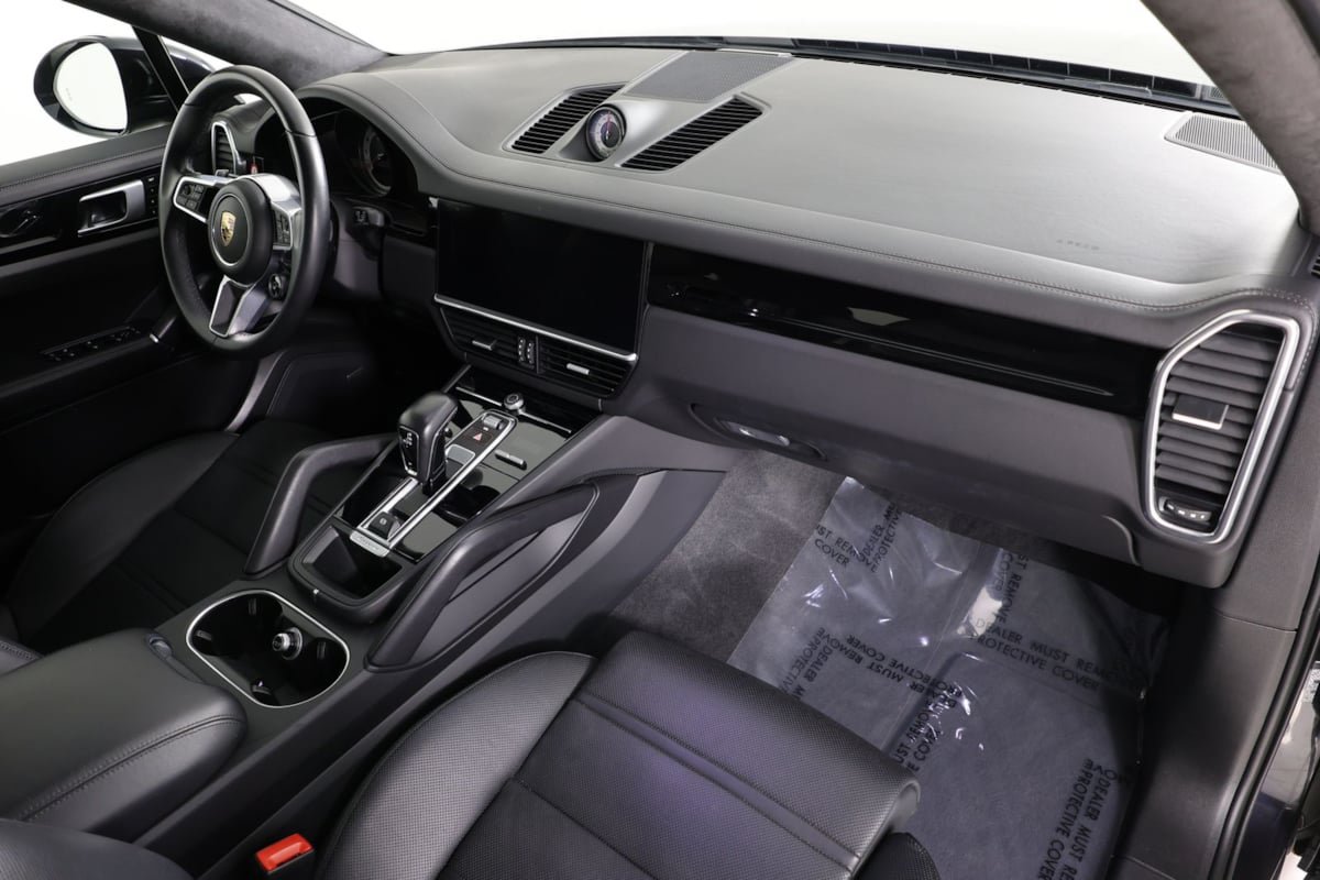 Used 2022 Porsche Cayenne GTS w/ Premium Package Plus AWD/4WD image 40