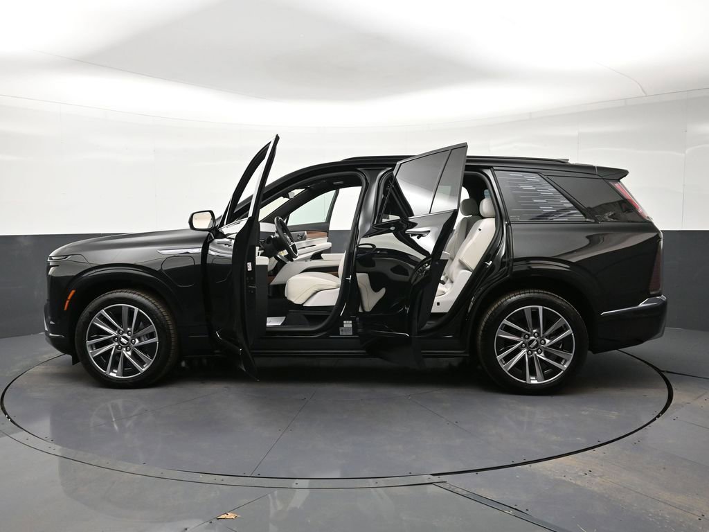 Used 2026 Cadillac Vistiq Sport image 36