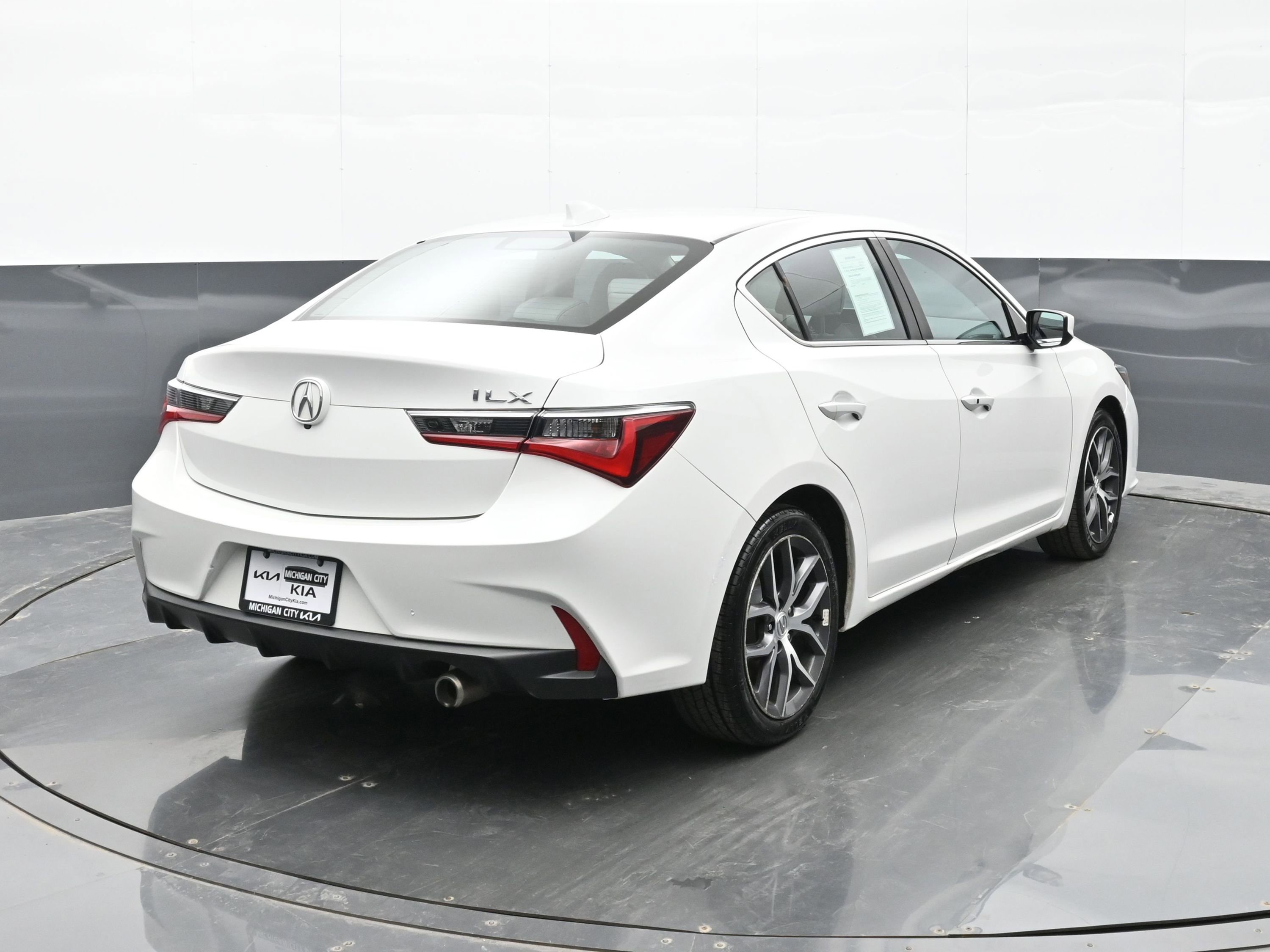 Used 2020 Acura ILX w/ Premium Package image 4